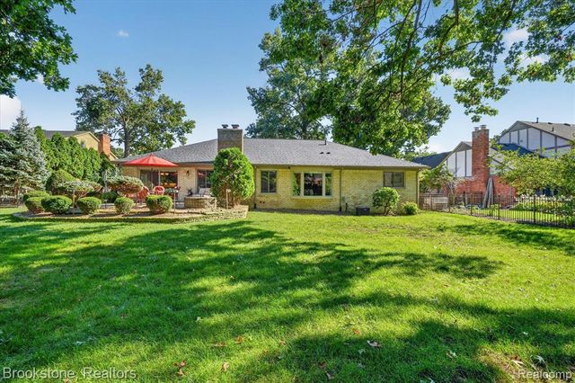 11921 Raintree Court, Shelby Twp, MI 48315
