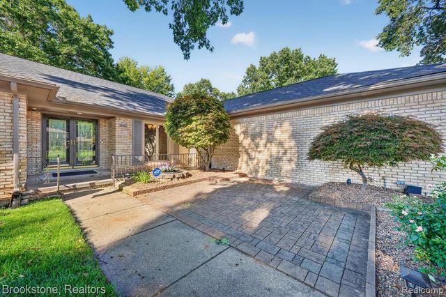 11921 Raintree Court, Shelby Twp, MI 48315