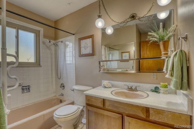 2114 Agate Court, Loveland, CO 80538