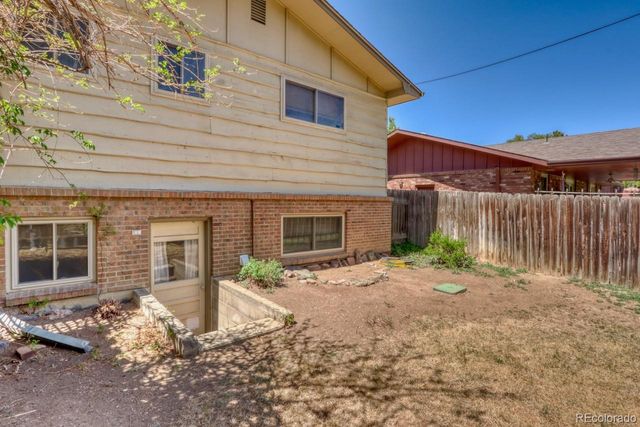 2114 Agate Court, Loveland, CO 80538