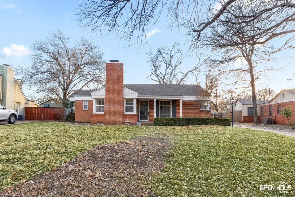 2415 ELLINGHAM DRIVE, Wichita Falls, TX 76308