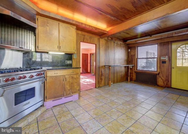 25 ELM RIDGE RD, Pennington, NJ 08534