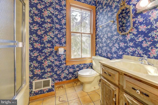 25 ELM RIDGE RD, Pennington, NJ 08534