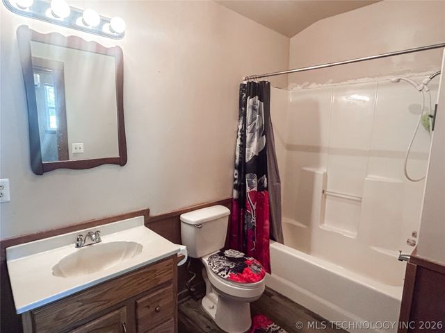 420502 E 1170 Road, Eufaula, OK 74432