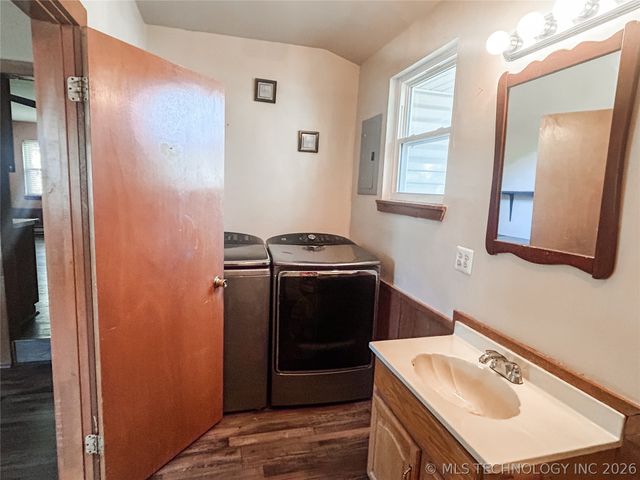420502 E 1170 Road, Eufaula, OK 74432