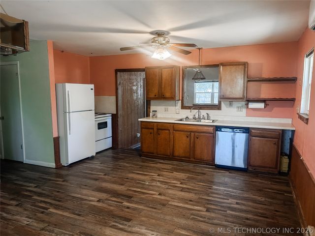 420502 E 1170 Road, Eufaula, OK 74432