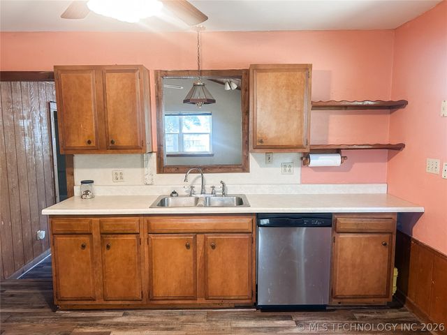 420502 E 1170 Road, Eufaula, OK 74432