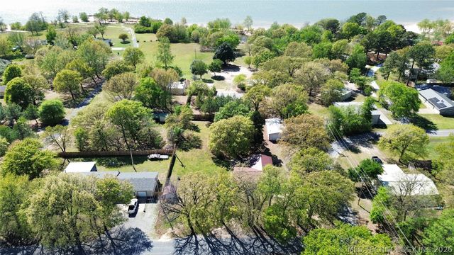 420502 E 1170 Road, Eufaula, OK 74432