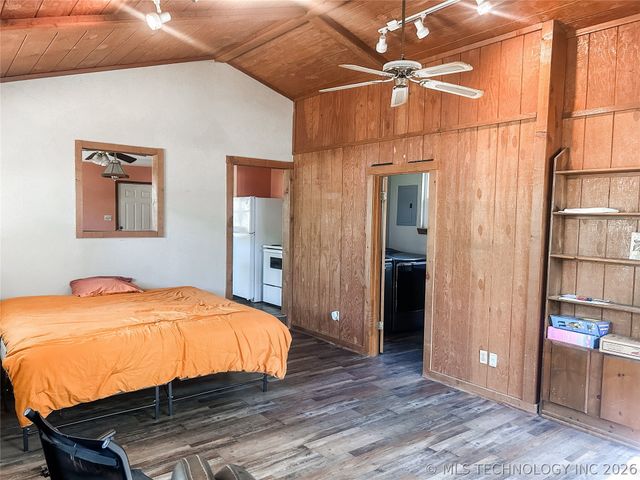 420502 E 1170 Road, Eufaula, OK 74432
