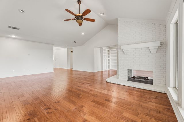 10112 Wandering Way Street, Benbrook, TX 76126
