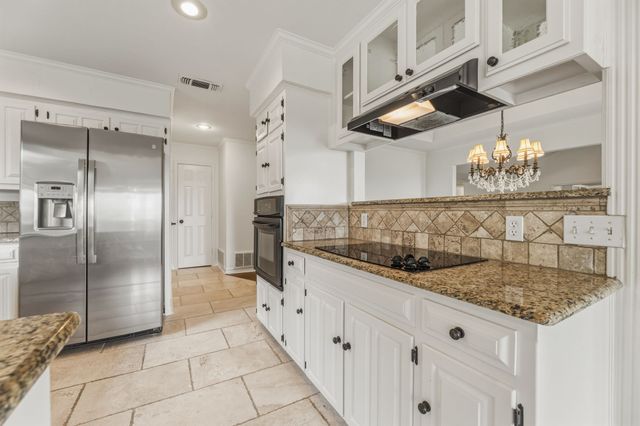 10112 Wandering Way Street, Benbrook, TX 76126