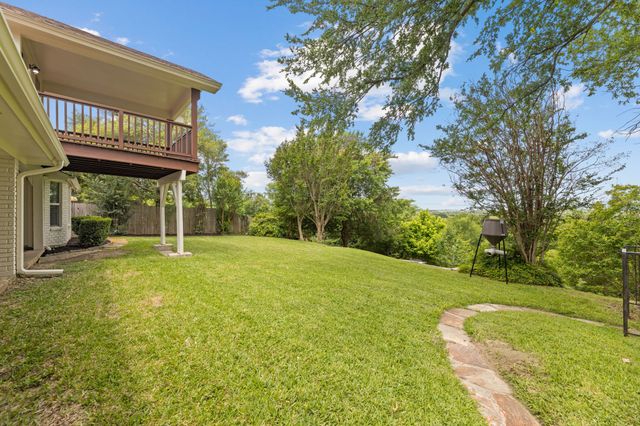 10112 Wandering Way Street, Benbrook, TX 76126