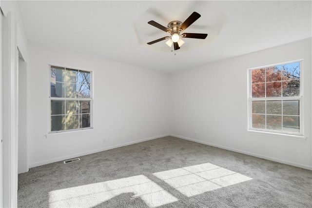 1325 NE Foxwood Drive, Lee's Summit, MO 64086