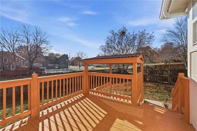 1325 NE Foxwood Drive, Lee's Summit, MO 64086