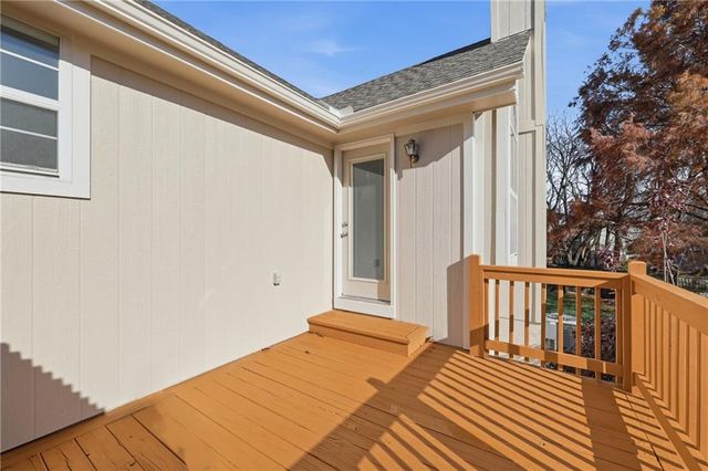 1325 NE Foxwood Drive, Lee's Summit, MO 64086