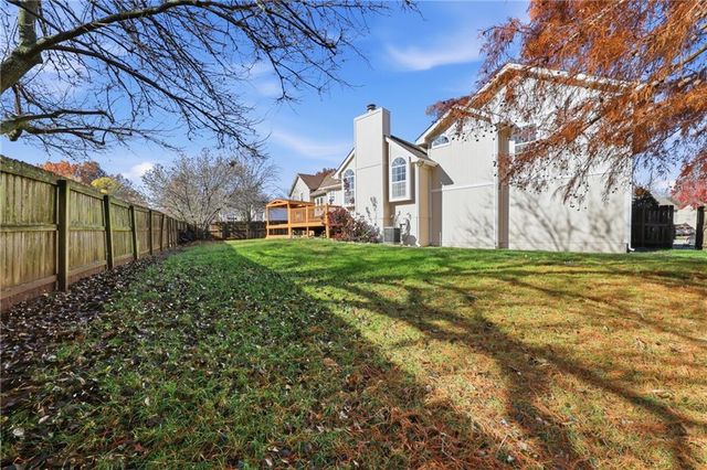 1325 NE Foxwood Drive, Lee's Summit, MO 64086