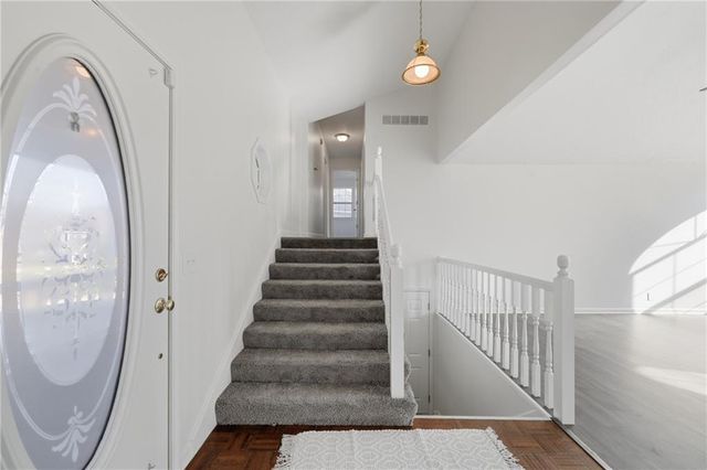 1325 NE Foxwood Drive, Lee's Summit, MO 64086