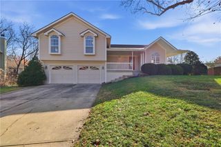 1325 NE Foxwood Drive, Lee's Summit, MO 64086