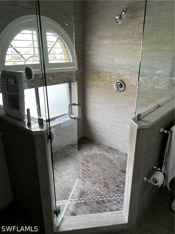 607 Beachwalk CIR K-204, Naples, FL 34108