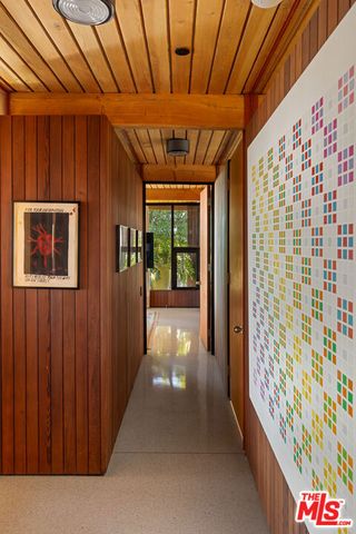 1515 N Tigertail Road, Los Angeles, CA 90049