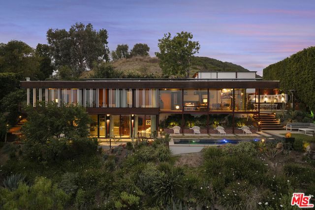 1515 N Tigertail Road, Los Angeles, CA 90049
