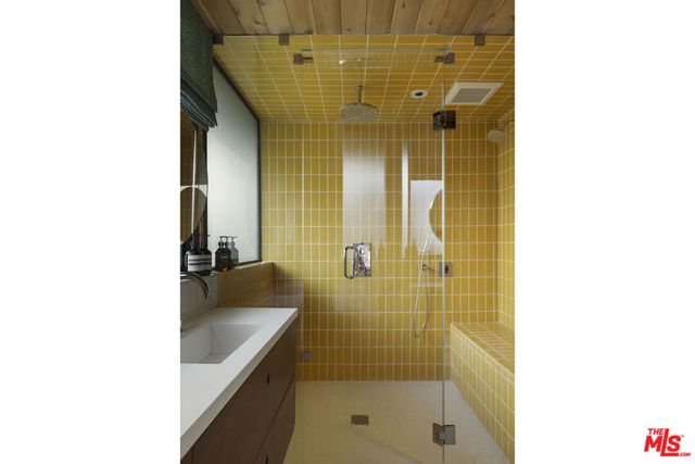 1515 N Tigertail Road, Los Angeles, CA 90049