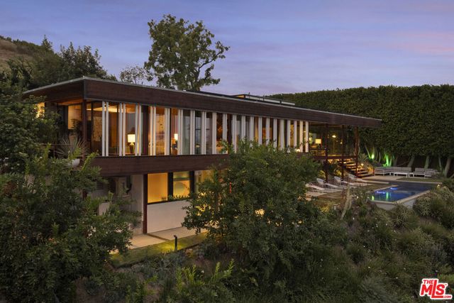 1515 N Tigertail Road, Los Angeles, CA 90049