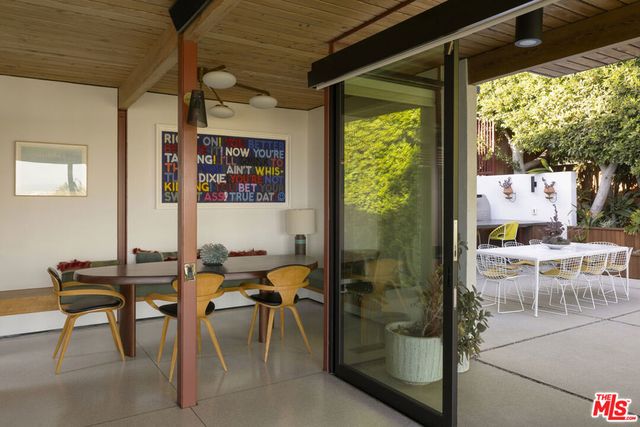 1515 N Tigertail Road, Los Angeles, CA 90049