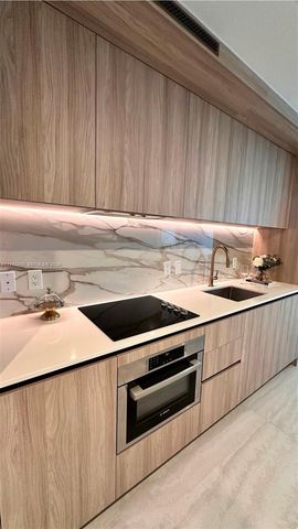 77 SE 5th Street 2914, Miami, FL 33131