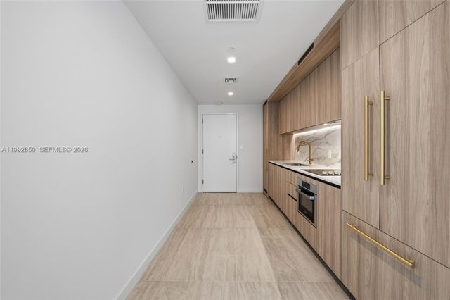 77 SE 5th Street 2914, Miami, FL 33131