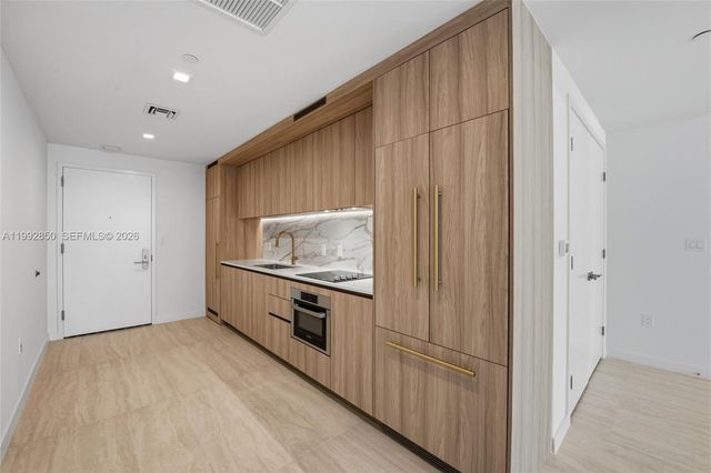 77 SE 5th Street 2914, Miami, FL 33131