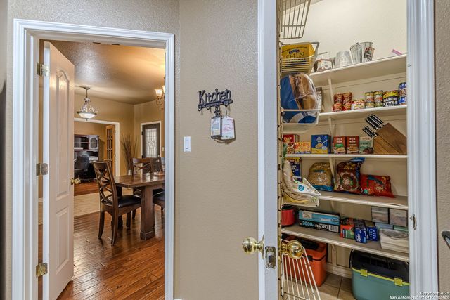 249 Lakeridge Loop, Lakehills, TX 78063