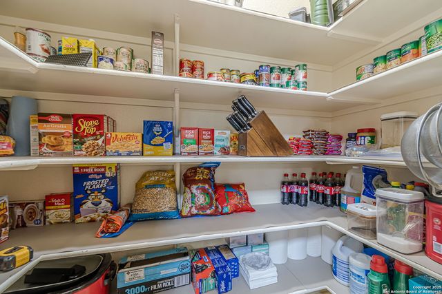 249 Lakeridge Loop, Lakehills, TX 78063