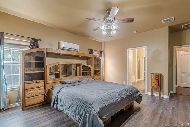 249 Lakeridge Loop, Lakehills, TX 78063