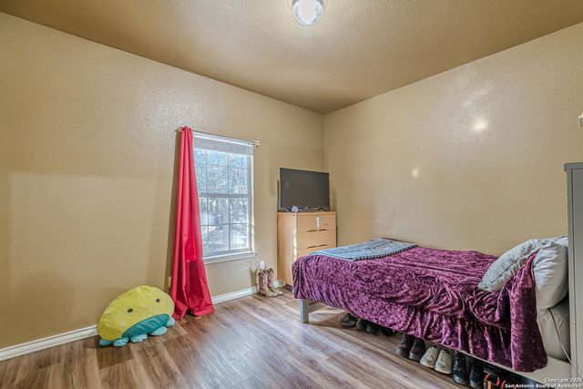 249 Lakeridge Loop, Lakehills, TX 78063