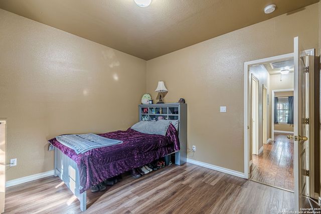 249 Lakeridge Loop, Lakehills, TX 78063