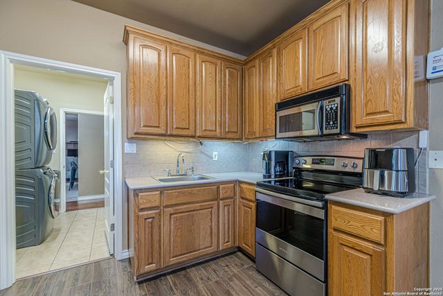 249 Lakeridge Loop, Lakehills, TX 78063