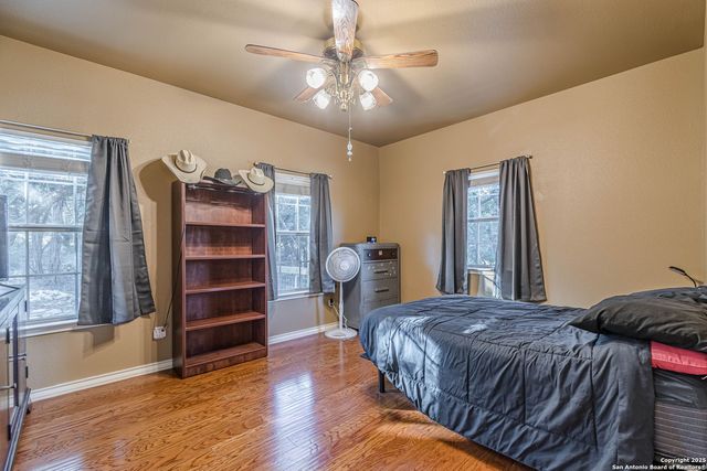 249 Lakeridge Loop, Lakehills, TX 78063