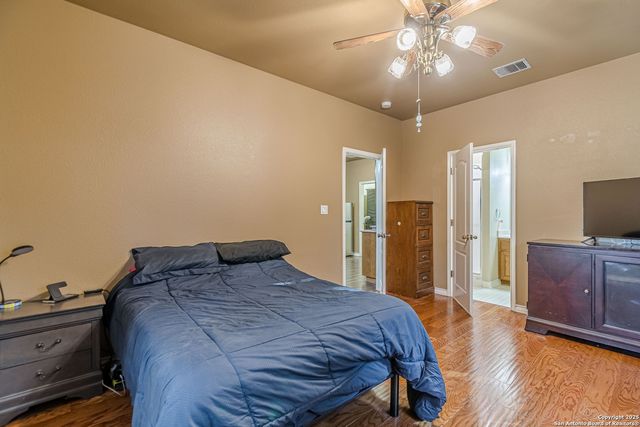 249 Lakeridge Loop, Lakehills, TX 78063