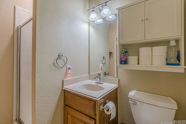 249 Lakeridge Loop, Lakehills, TX 78063