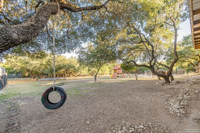 249 Lakeridge Loop, Lakehills, TX 78063