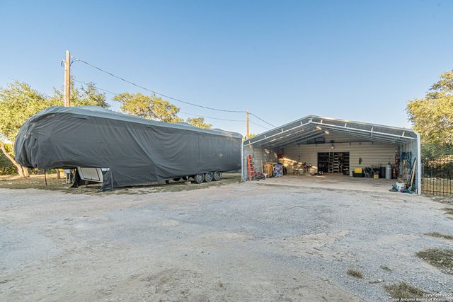 249 Lakeridge Loop, Lakehills, TX 78063