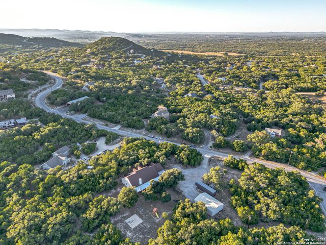 249 Lakeridge Loop, Lakehills, TX 78063