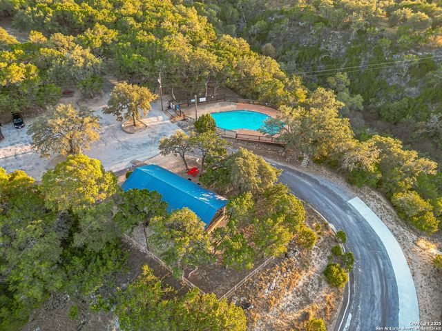 249 Lakeridge Loop, Lakehills, TX 78063