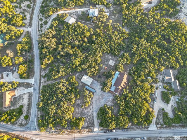 249 Lakeridge Loop, Lakehills, TX 78063