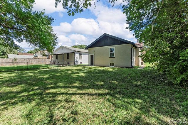 19 Lee Avenue, Ferguson, MO 63135