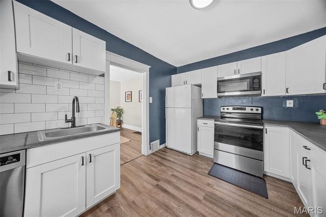 19 Lee Avenue, Ferguson, MO 63135