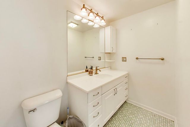 222 Washington Boulevard 305, Oak Park, IL 60302