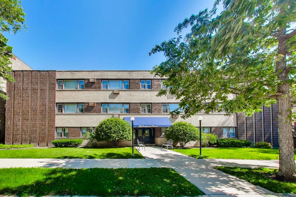 222 Washington Boulevard 305, Oak Park, IL 60302
