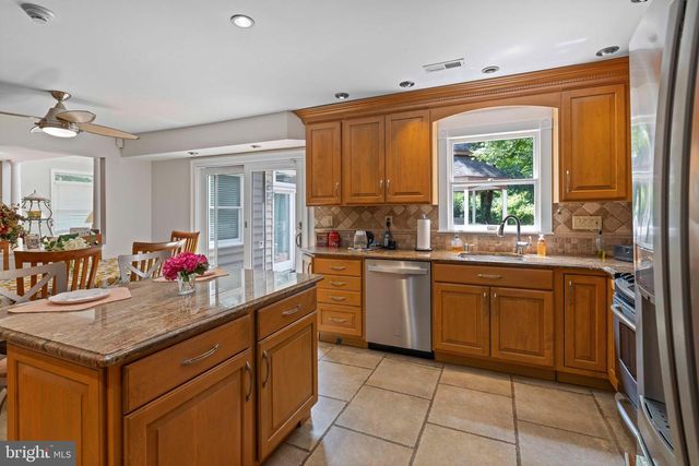 1495 ESTATE LN, Southampton, PA 18966